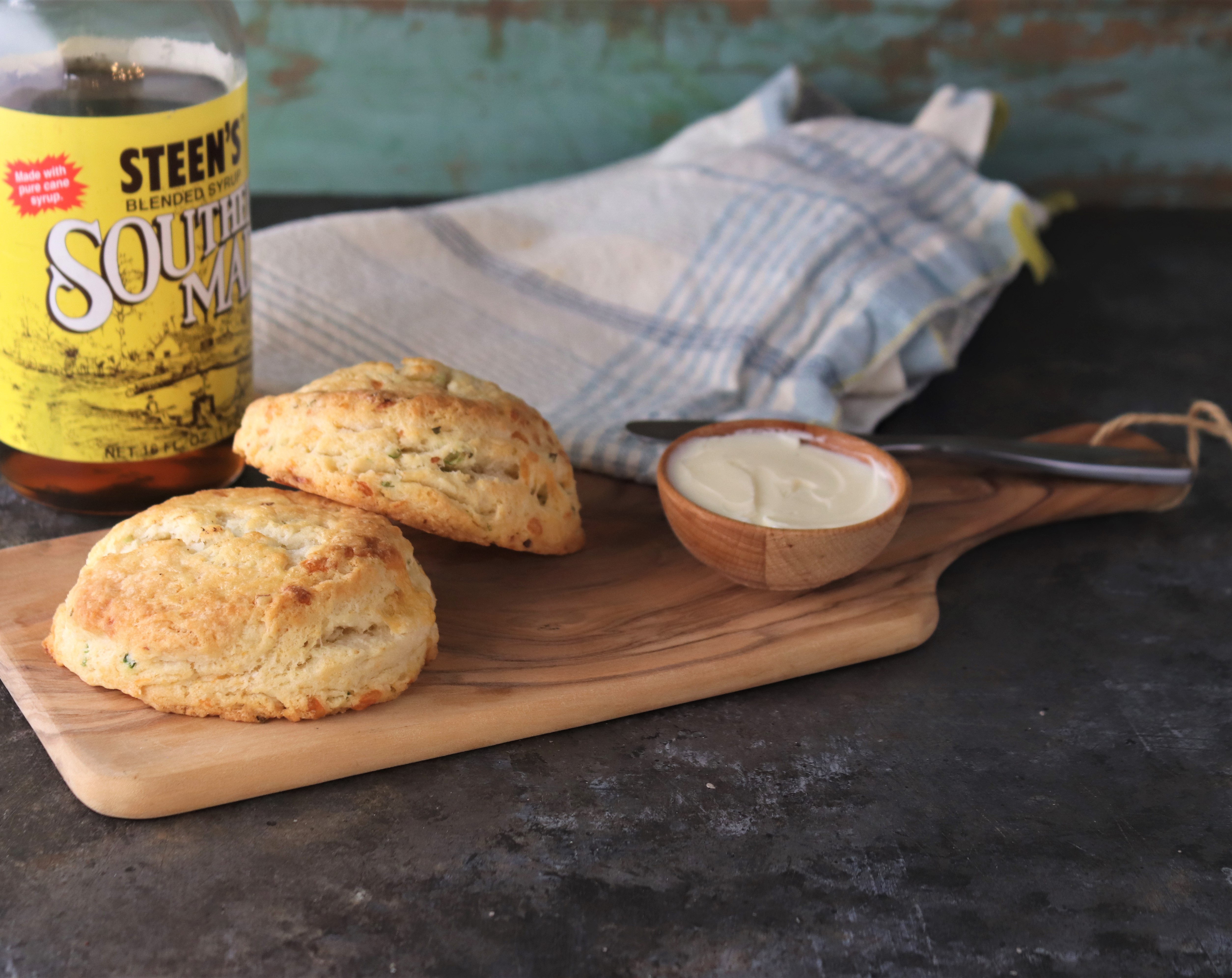 Cheddar And Green Onion Biscuits